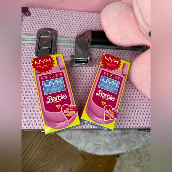 HMD Barbie™ Flip Phone | Enjoy A Chic, Customizable Design With